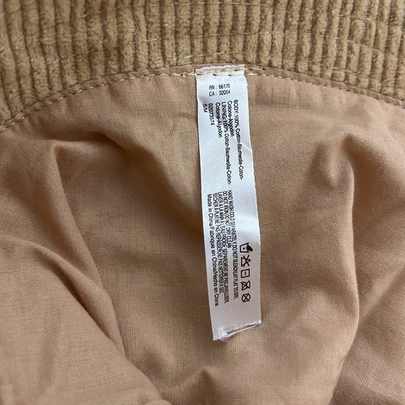 Urban Outfitters cute tan bucket hat!Only wear it once. - Picture 3 of 3